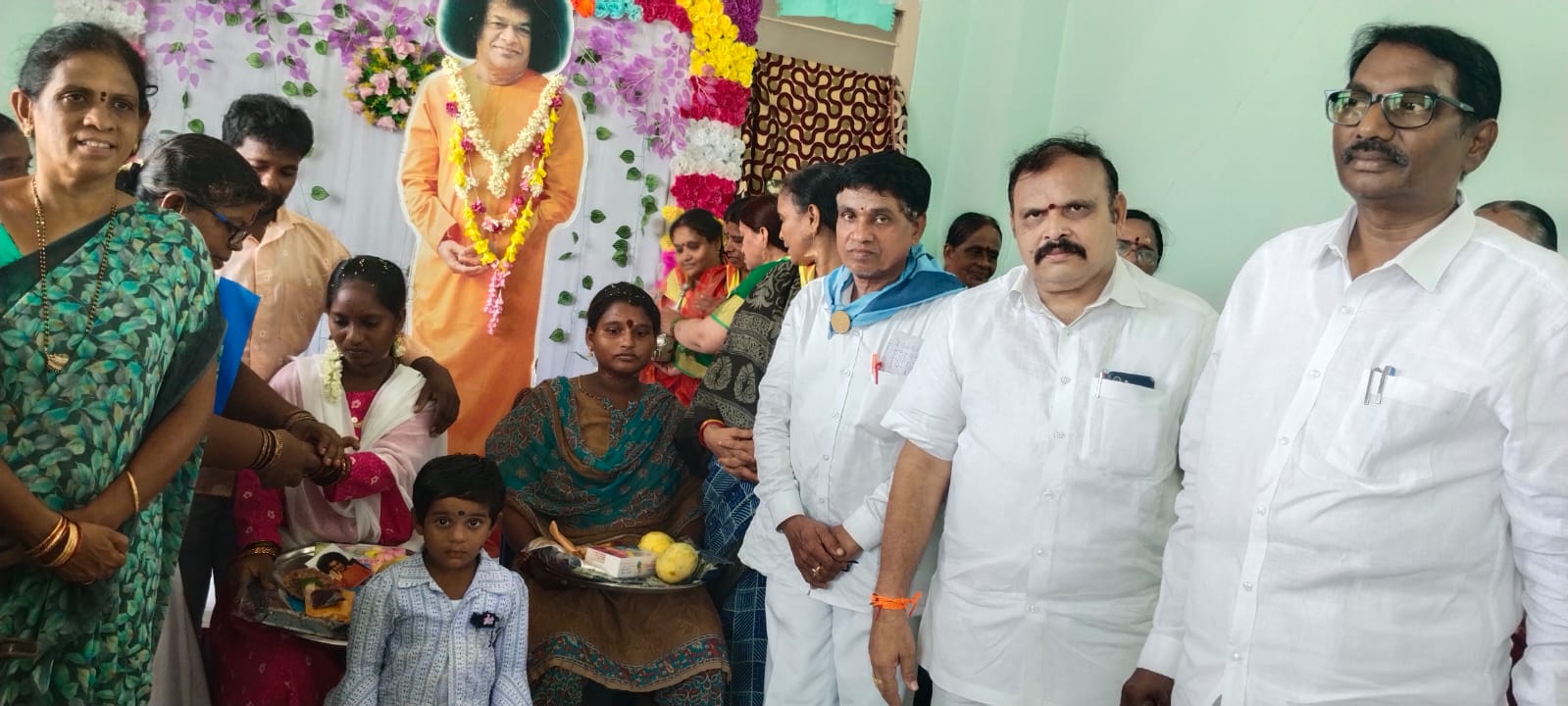 శ్రీ సత్యసాయి సేవా సమితి ఆధ్వర్యంలో సామూహిక సీమంతంవేడుక