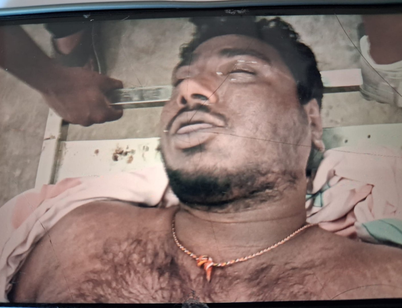 మచిలీపట్నంలో యువకుడు ఆత్మహత్య