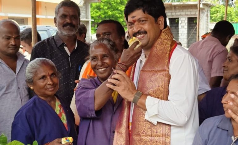 కోలాహాలంగా మంత్రి కొల్లు రవీంద్ర పుట్టిన రోజు వేడుకలు