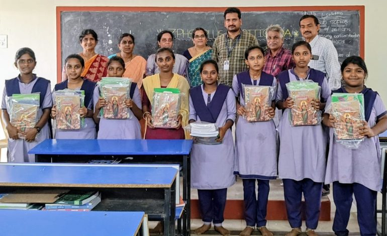 పురిటిగడ్డ హైస్కూల్ ప్లస్ విద్యార్థినులకు స్టడీ మెటీరియల్స్ పంపిణీ