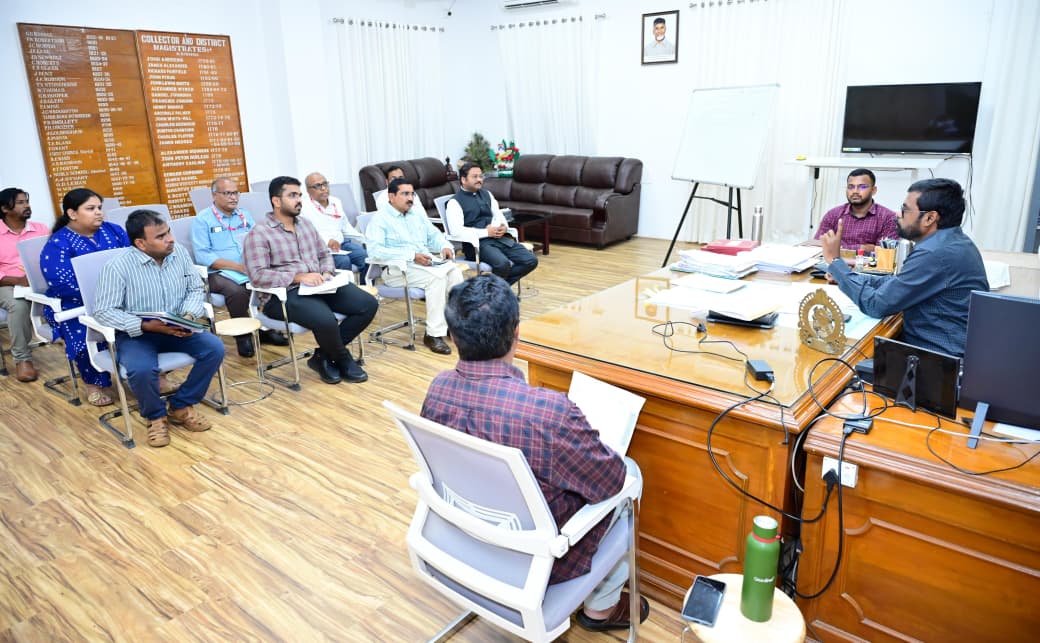 డాక్టర్ భోగరాజు పట్టాభి సీతారామయ్య స్మారక భవన నిర్మాణ పనులపై జిల్లా కలెక్టర్ సమీక్ష
