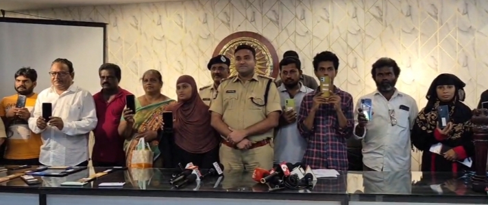 కృష్ణా జిల్లాలో రూ.60 లక్షల విలువైన 400 మొబైల్ ఫోన్లు రికవరీ: ఎస్పీ వి విద్యాసాగర్ నాయుడు
