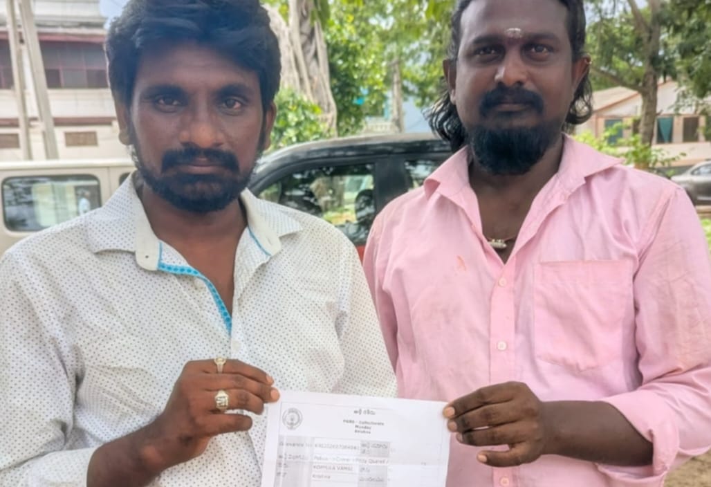 రామాలయం పునర్నిర్మాణానికి గ్రామస్తుల పోరాటం