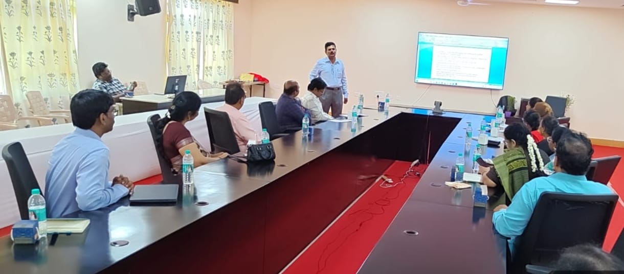 సామాజికాంశాలు స్పృశించేలా పరిశోధనలు – ఐఐటి (చెన్నై) ఆచార్యులు ధనవేల్