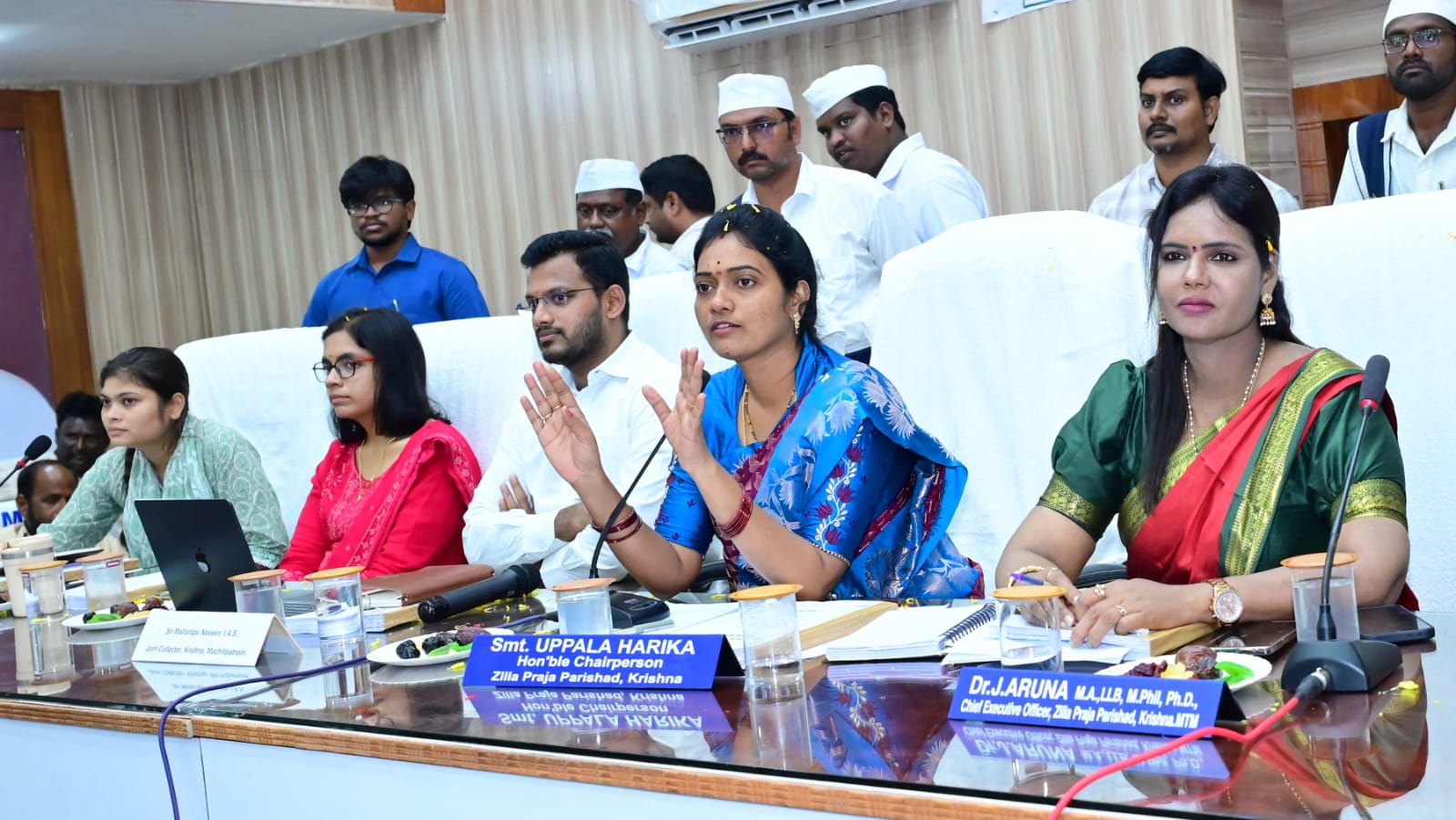 ఉమ్మడి కృష్ణాజిల్లా సమస్యల పరిష్కారానికి అధికారులు సమన్వయంతో పనిచేయాలి –– జెడ్పీ చైర్పర్సన్ ఉప్పాల హారిక