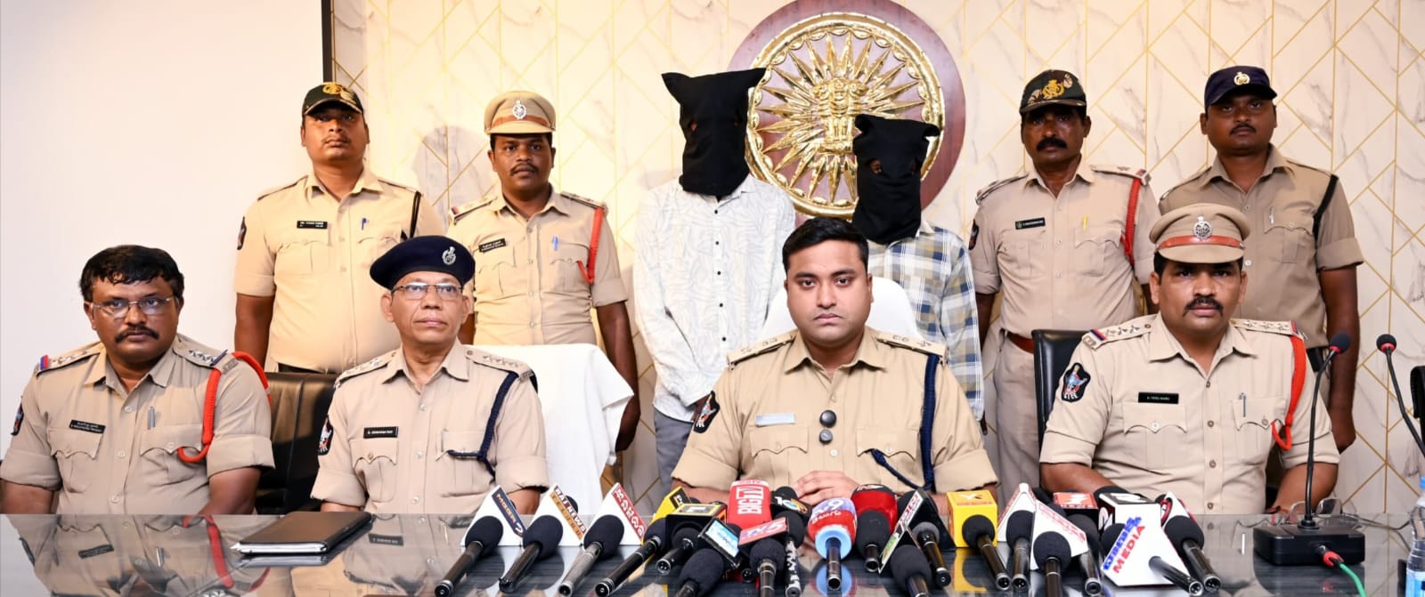 పెడనలో ఇద్దరు బాలికల అదృశ్యం కేసులో ఇద్దరు యువకులపై పోక్సో కేసు నమోదు – జిల్లా ఎస్పీ వి విద్యాసాగర్ నాయుడు