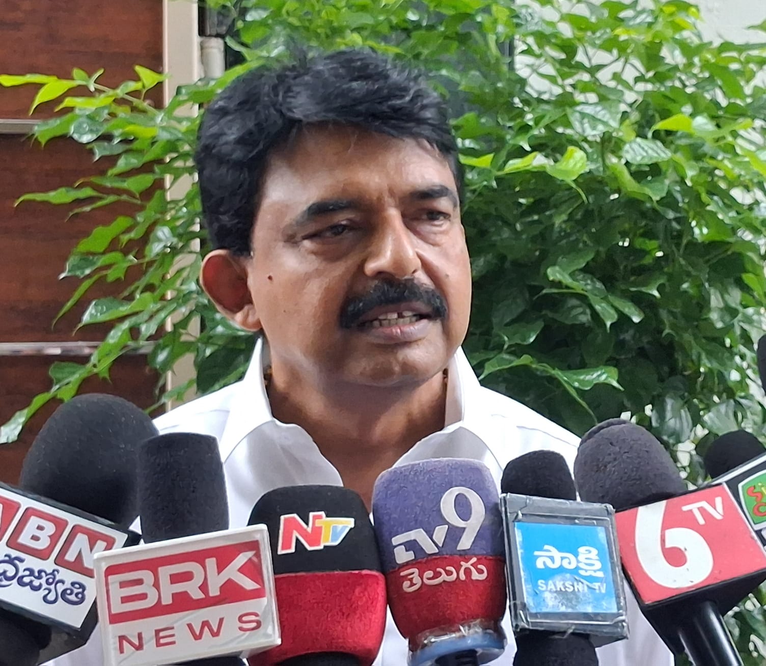 పోలీసు వ్యవస్థను భజనకు పరిమితం చేస్తున్నారు: పేర్ని నాని
