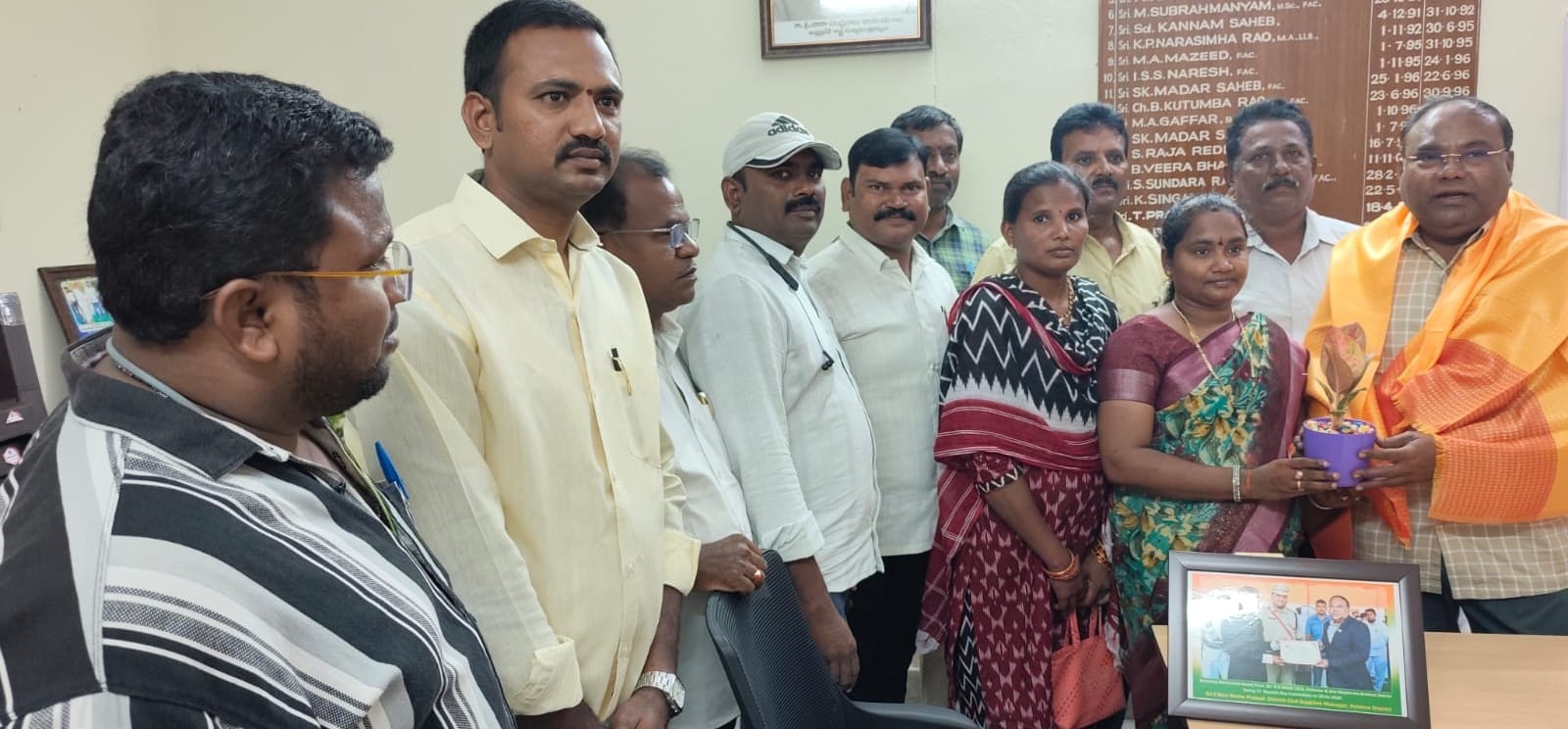 రేషన్‌ డీలర్ల సమస్యల పరిష్కారానికి ప్రత్యేక సమావేశం