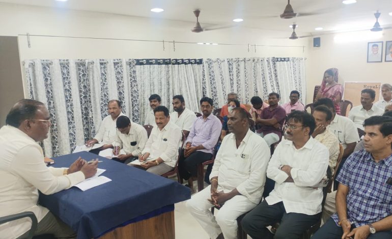 ఎల్పీజీ హోం డెలివరీలో జాప్యం వద్దు: డీలర్లకు పౌరసరఫరాల శాఖ హెచ్చరిక
