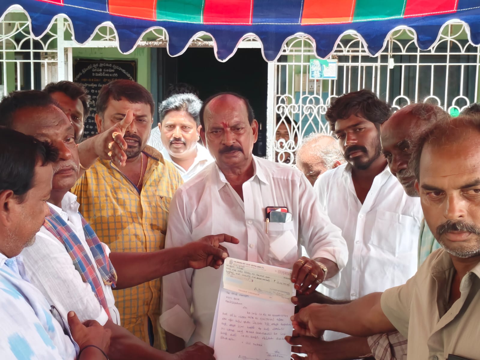 కానూరు పీఏసీఎస్‌లో వైభవంగా మహాజన సభ: 459 మంది రైతులకు రూ.5.36 లక్షల వడ్డీ రాయితీ పంపిణీ