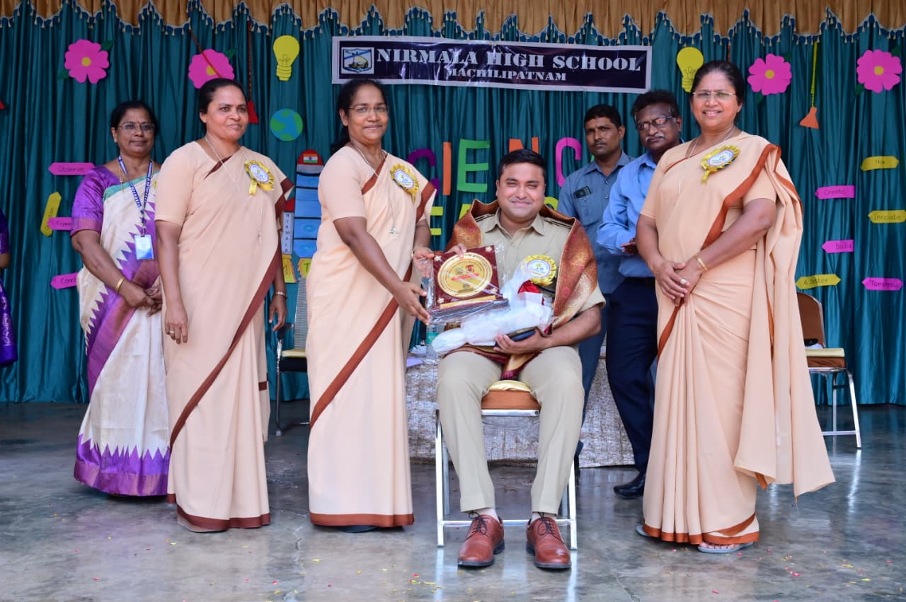 సైన్స్ ఫెయిర్‌తో విద్యార్థుల్లో శాస్త్రీయ దృక్పథం పెంపొందుతుంది
