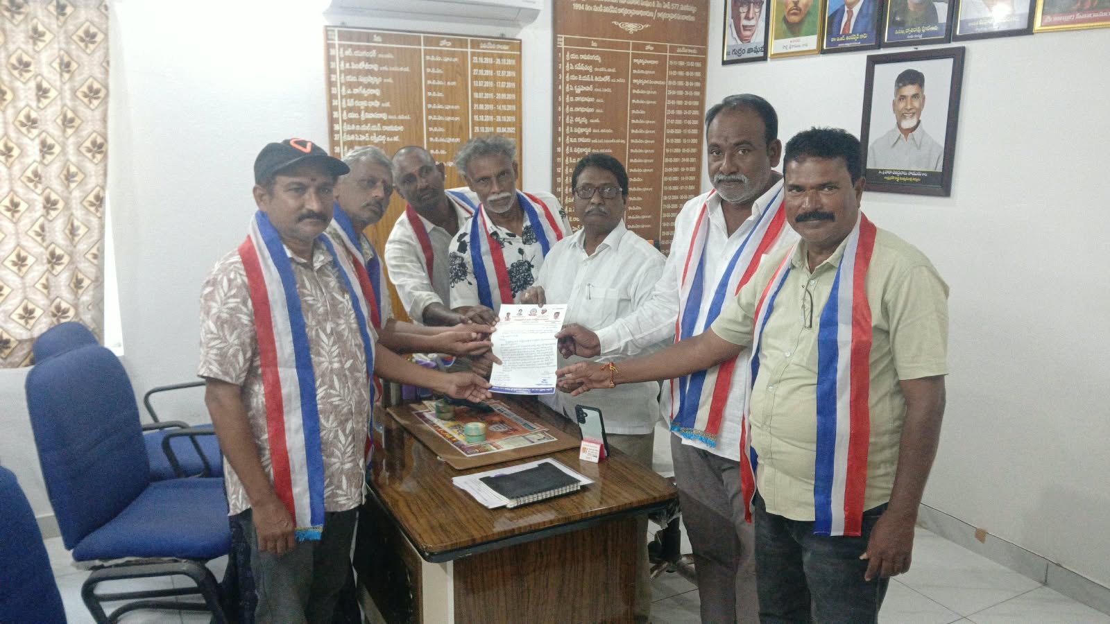 వెనుకబడిన తరగతుల చిరు వ్యాపారులకు ఆర్థిక రుణాలు మంజూరు చేయాలి: శేకుబోయిన సుబ్రమణ్యం