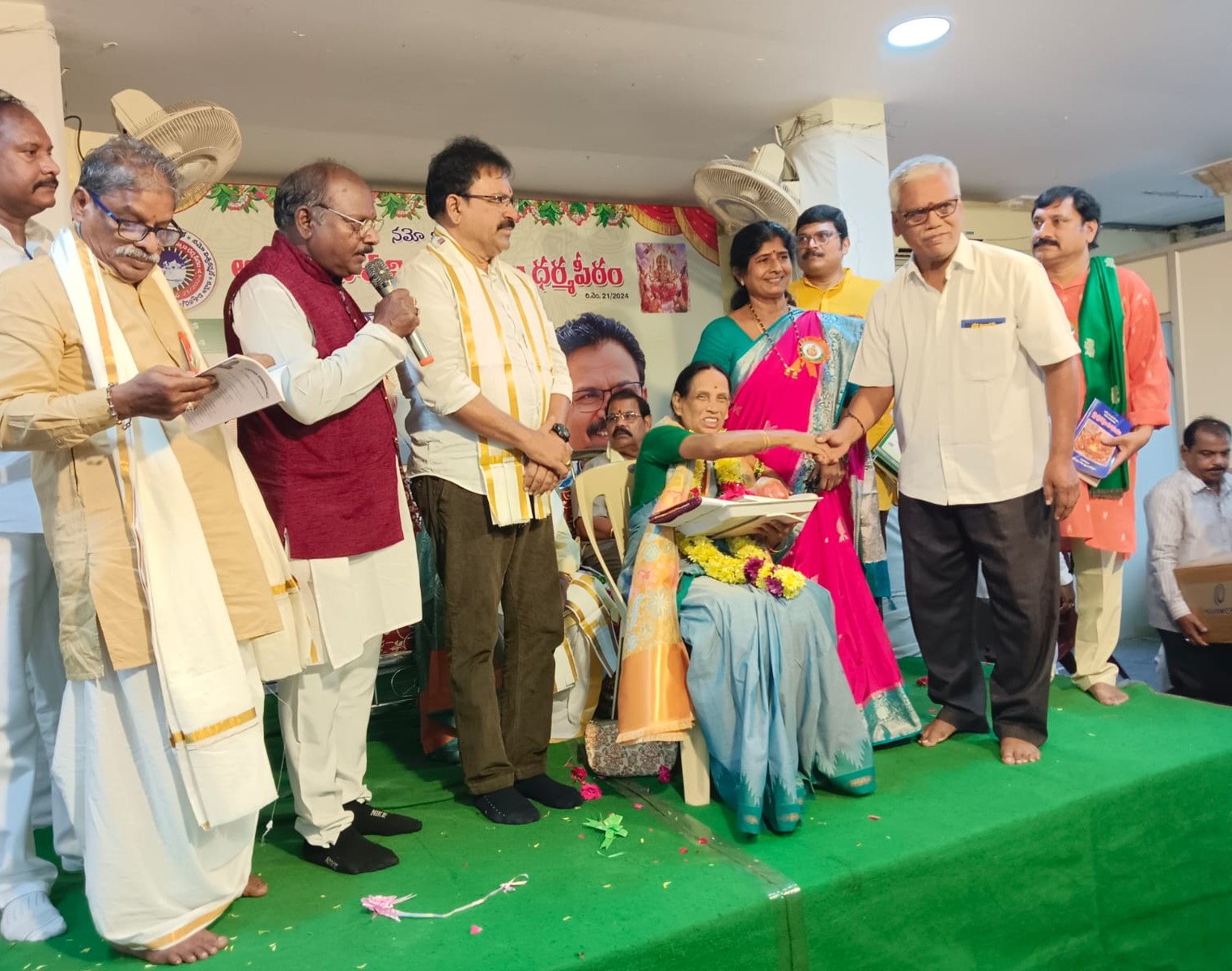 ‘చిత్రసౌరభాలు’ పద్య కవితా సంపుటి ఆవిష్కరణ – ఒక ప్రత్యేక సాహిత్య సంచలనం!