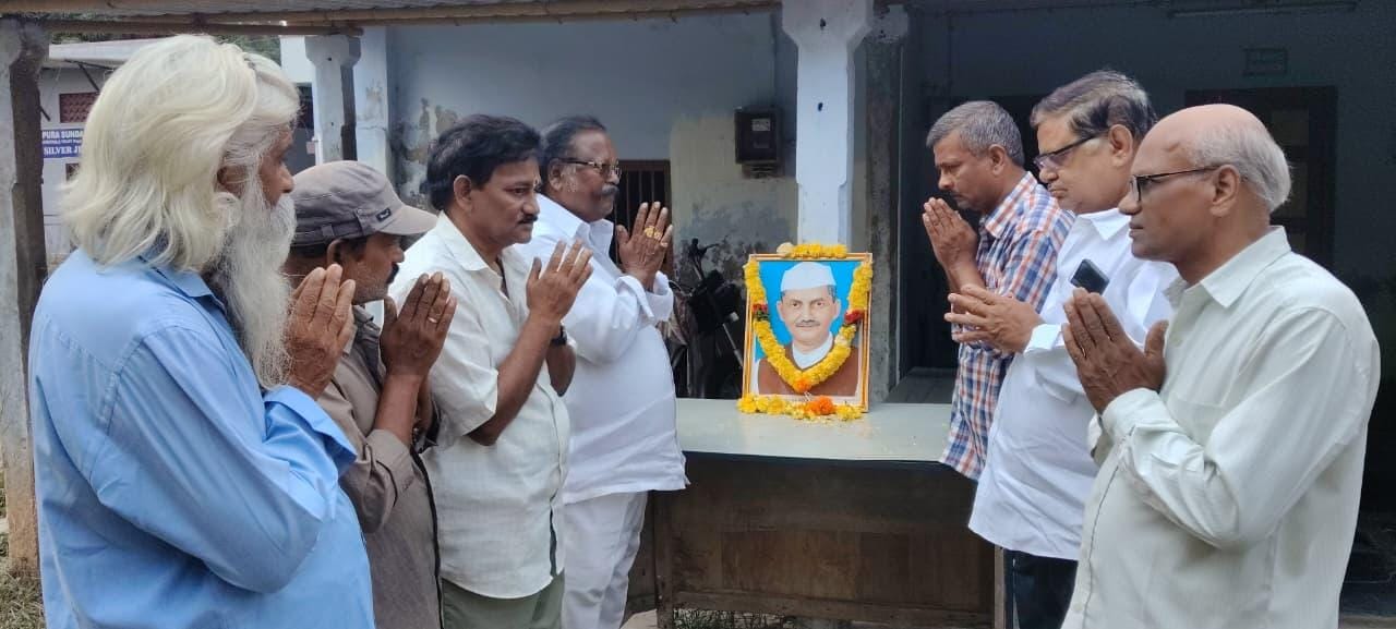 మచిలీపట్నంలో లాల్ బహదూర్ శాస్త్రి జయంతి వేడుకలు: నేతృత్వం వహించిన పి.వి. ఫణి కుమార్