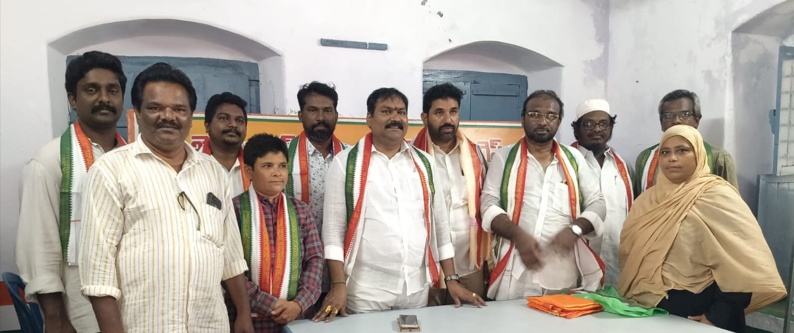కాంగ్రెస్‌లో చేరిన జనసేన నాయకులకు మచిలీపట్నంలో ఘన సత్కారం