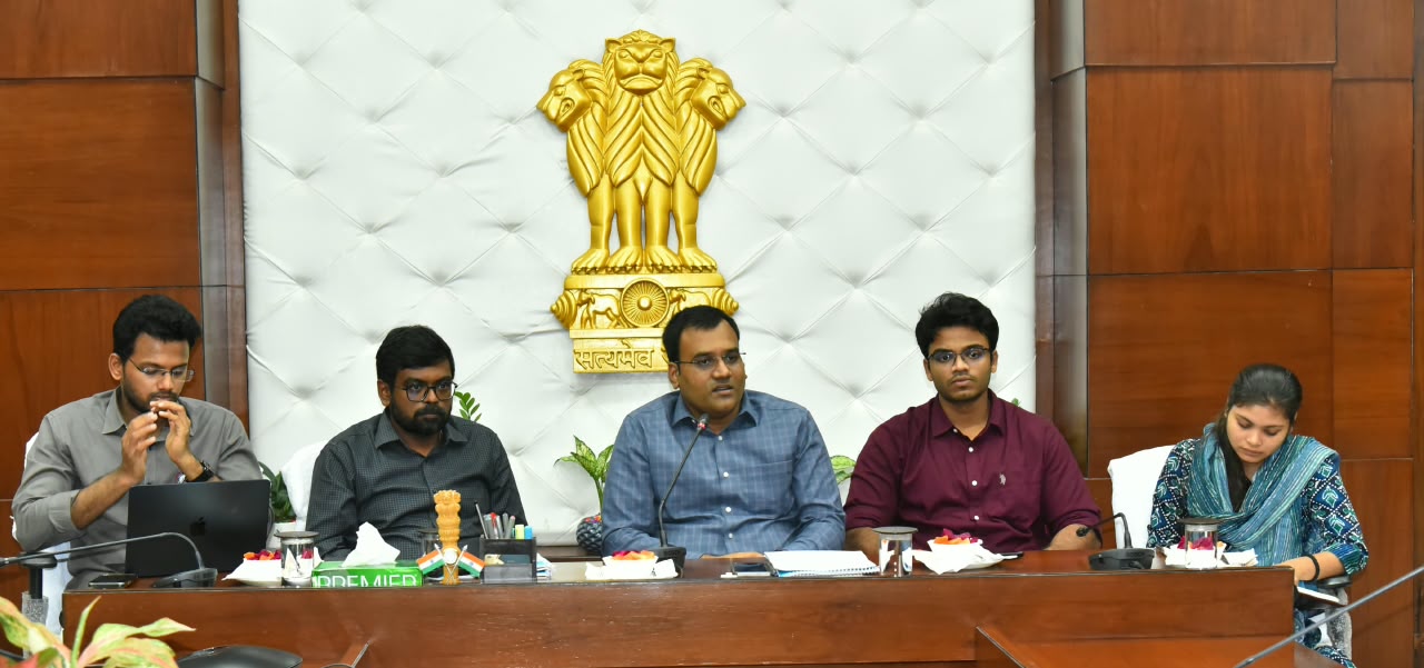 స్థానిక సంస్థల ఎన్నికలు: నిష్పక్షపాతంగా, పారదర్శకంగా నిర్వహణ – పరిశీలనాధికారుల పర్యవేక్షణ