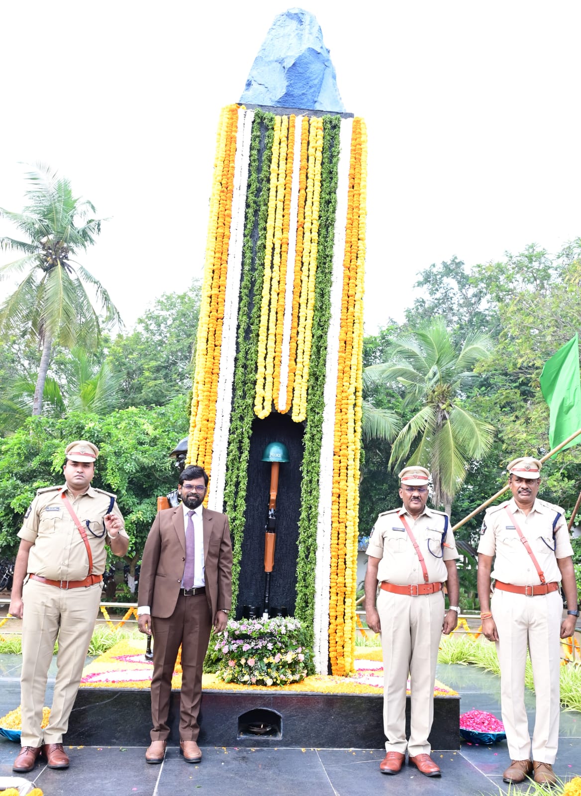 పోలీస్ అమరవీరుల త్యాగాలు చిరస్మరణీయం: జిల్లా కలెక్టర్ డీకే బాలాజి