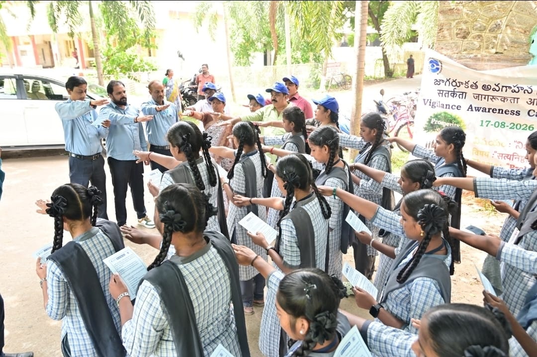 అవినీతి, లంచగొండులను పునాదుల నుంచి పెకిలించాలి: భారత్ ఎలక్ట్రానిక్స్ విజిలెన్స్ అధికారి కే. శ్రీధర్ బాబు